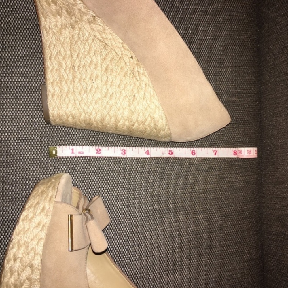 COPY - NIB Michael Kors khaki bow wedges in his box - Picture 5 of 6